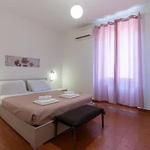 evelina-guest-house-in-trastevere.it-romehotels.com/